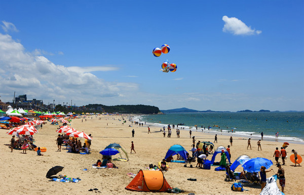 Hàn Quốc có rất nhiều bãi biển tuyệt đẹp thu hút du khách