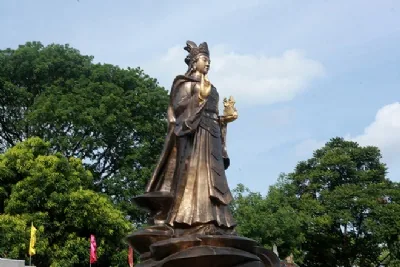 ĐỀN NGUYÊN PHI Ỷ LAN - LÀNG CỐM BÁT TRÀNG