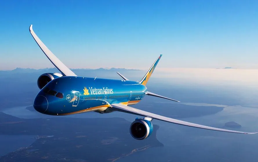 Bạn có thể chọn bay với 2 hãng hàng không Vietjet và Vietnam Airlines để tới Phú Quốc