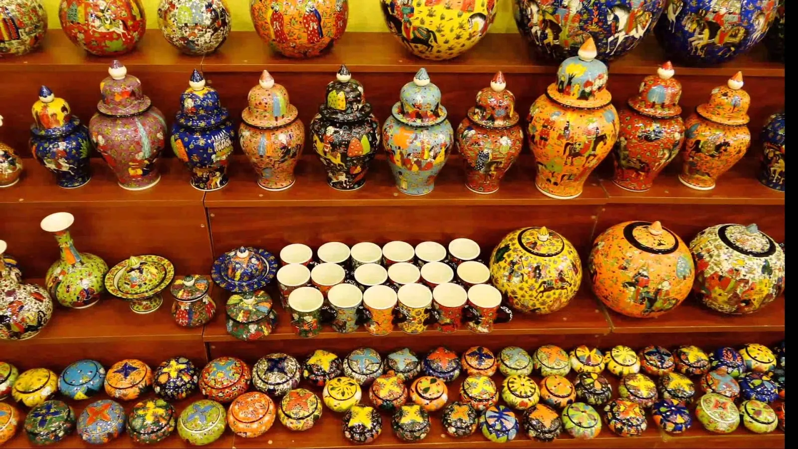 Gốm sứ của Thổ Nhĩ Kỳ phát triển từ đầu thế kỷ 16