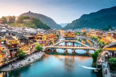 HỒ CHÍ MINH - NGHI XƯƠNG - TRƯƠNG GIA GIỚI - PHƯỢNG HOÀNG CỔ TRẤN 6N5Đ BAY QINGDAO AIRLINES